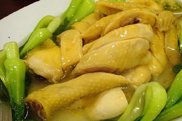 Chicken steamed with cabbage