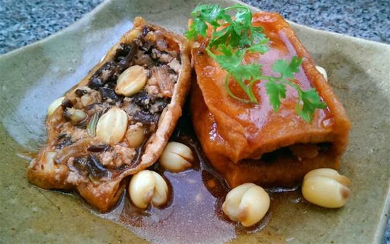 Đậu hũ nhòi hạt sen