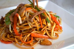Mì xào Thái Lan