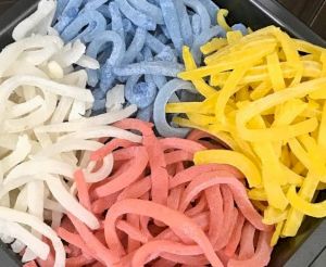 Mứt dừa sắc màu ngày Tết