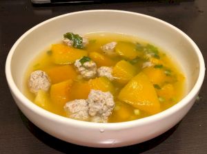Canh bí thịt viên